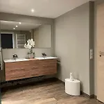 Moderne In Waldrandlage Mit Einem Hauch Von Luxus Lägenhet Burgthann
