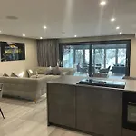 Moderne In Waldrandlage Mit Einem Hauch Von Luxus Lägenhet