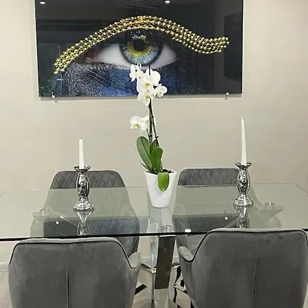 شقة Moderne In Waldrandlage Mit Einem Hauch Von Luxus *