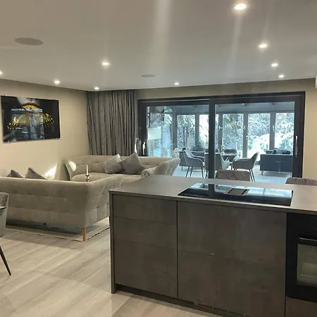 Moderne In Waldrandlage Mit Einem Hauch Von Luxus شقة