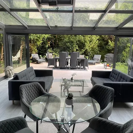 Moderne In Waldrandlage Mit Einem Hauch Von Luxus *
