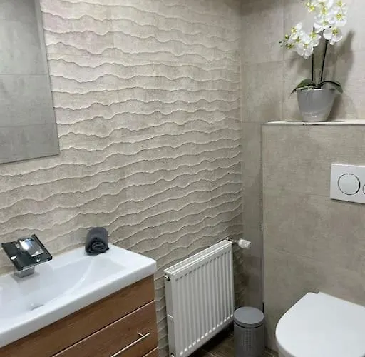 Moderne In Waldrandlage Mit Einem Hauch Von Luxus Burgthann