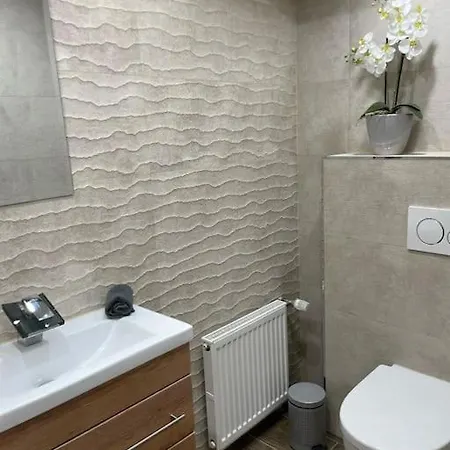 Moderne In Waldrandlage Mit Einem Hauch Von Luxus Burgthann