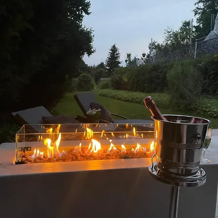Moderne In Waldrandlage Mit Einem Hauch Von Luxus Burgthann
