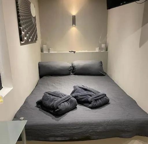 Moderne In Waldrandlage Mit Einem Hauch Von Luxus *