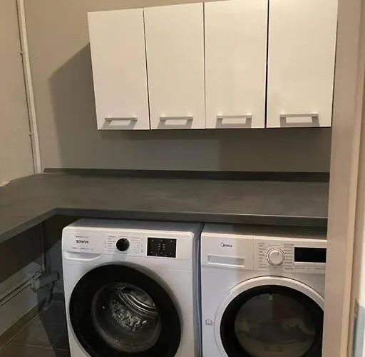 Moderne In Waldrandlage Mit Einem Hauch Von Luxus Daire